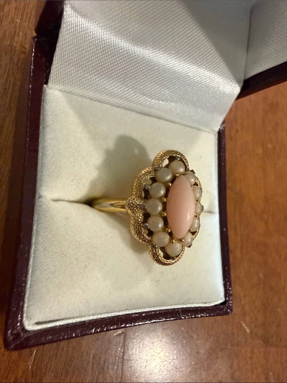 Vintage Avon Gold-Tone Pink Cabochon & Cream Bead Floral Ring